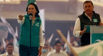 Alejandra del Moral toma protesta fuera de tiempo